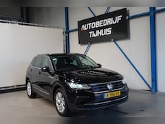 Volkswagen Tiguan - 1.5 TSI Life Business - N.A.P. Airco, Cruise, Navi, PDC, Camera, Virtual Display, Trekhaak