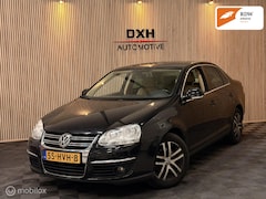 Volkswagen Jetta - 1.4 TSI Highline NAVI BT PDC CRUISE CLIMA