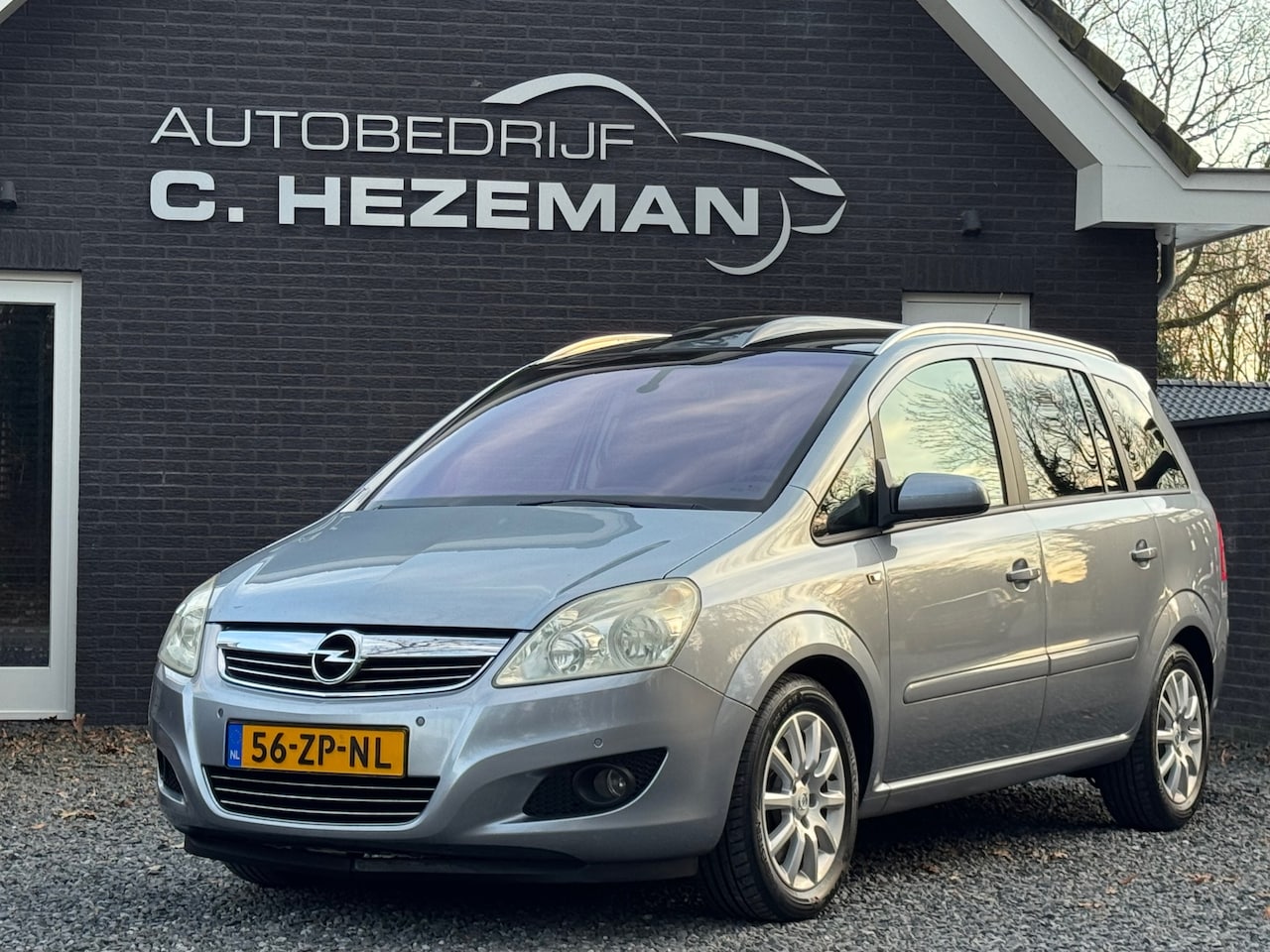 Opel Zafira - 2.2 Cosmo Panoramadaken Navigatie Cruise Control Climate Control - AutoWereld.nl
