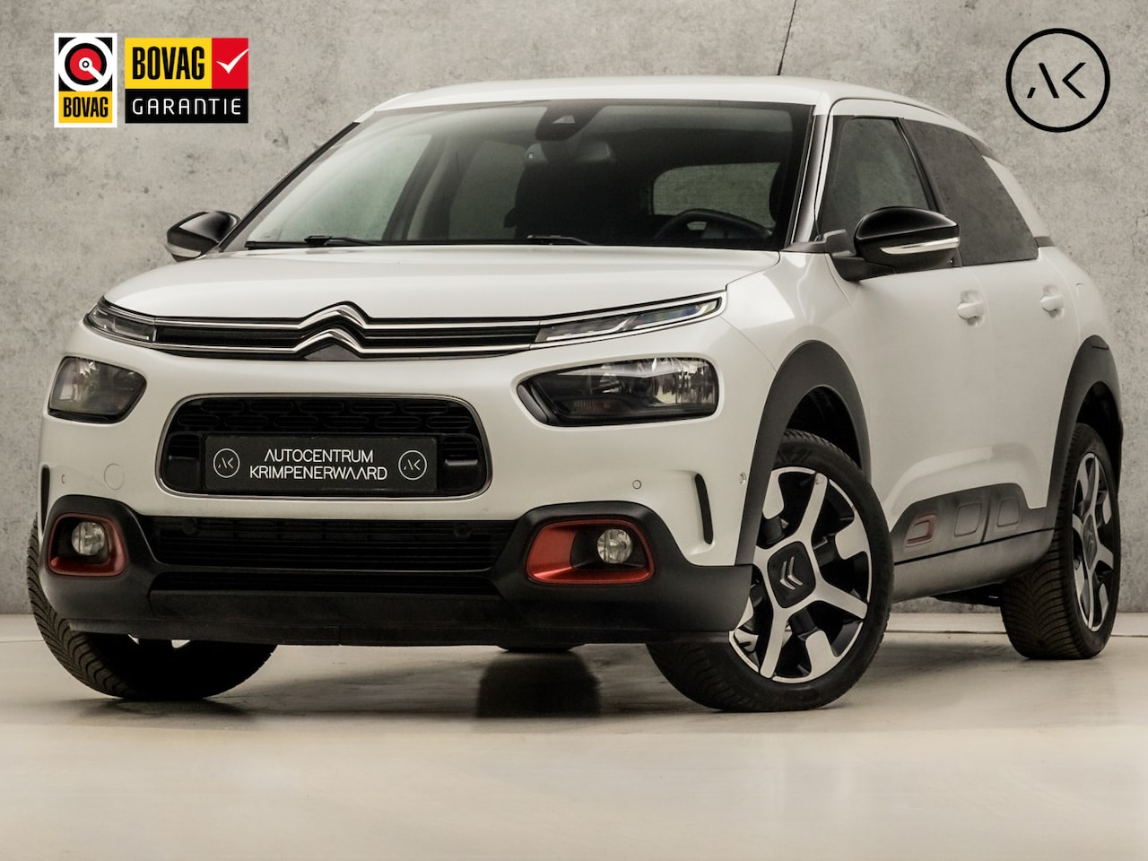 Citroën C4 Cactus - 1.2 PureTech Shine Automaat (APPLE CARPLAY, GROOT NAVI, CAMERA, SPORTSTOELEN, GETINT GLAS, - AutoWereld.nl