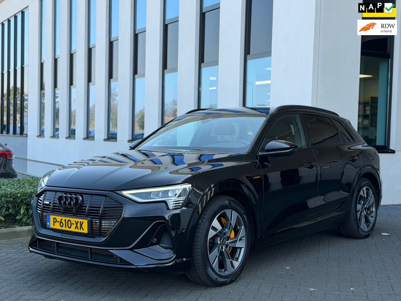 Audi e-tron - 55 quattro 408 pk S edition 95 kWh, 2 X S-LINE, camera, afn trekhaak, vele opties, 1 e eig - AutoWereld.nl