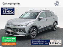 Volkswagen T-Roc - Life First Edition 1.5 eTSI 150 PK | Trekhaak | Stoel- & Stuurverwarming | Navigatie | Ada