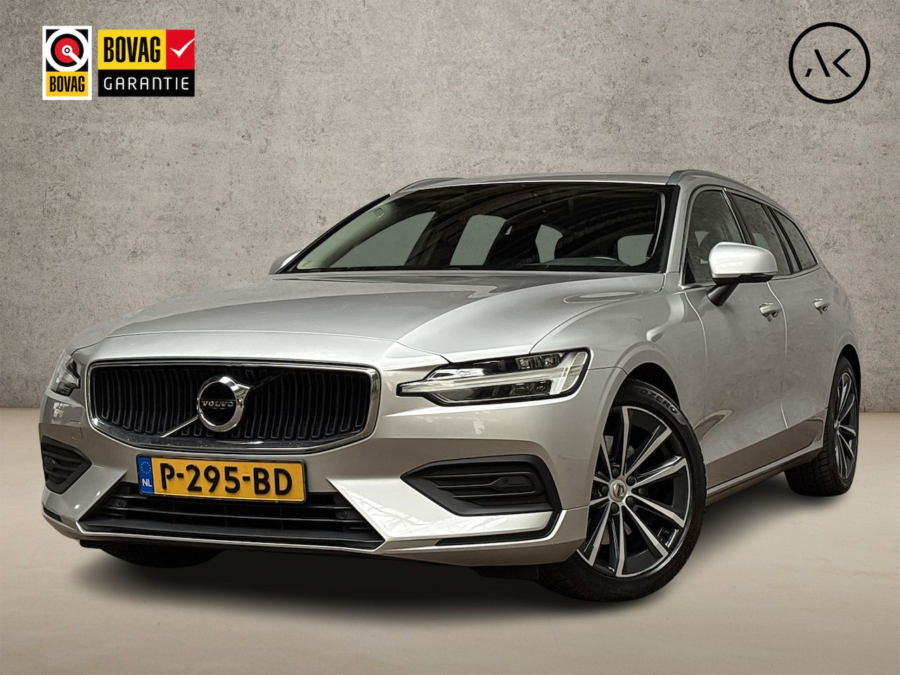 Volvo V60 - 2.0 B3 Sport 163Pk Automaat (APPLE CARPLAY, LEDER, STUUR/STOELVERWARMING, CAMERA, SPORTSTO - AutoWereld.nl
