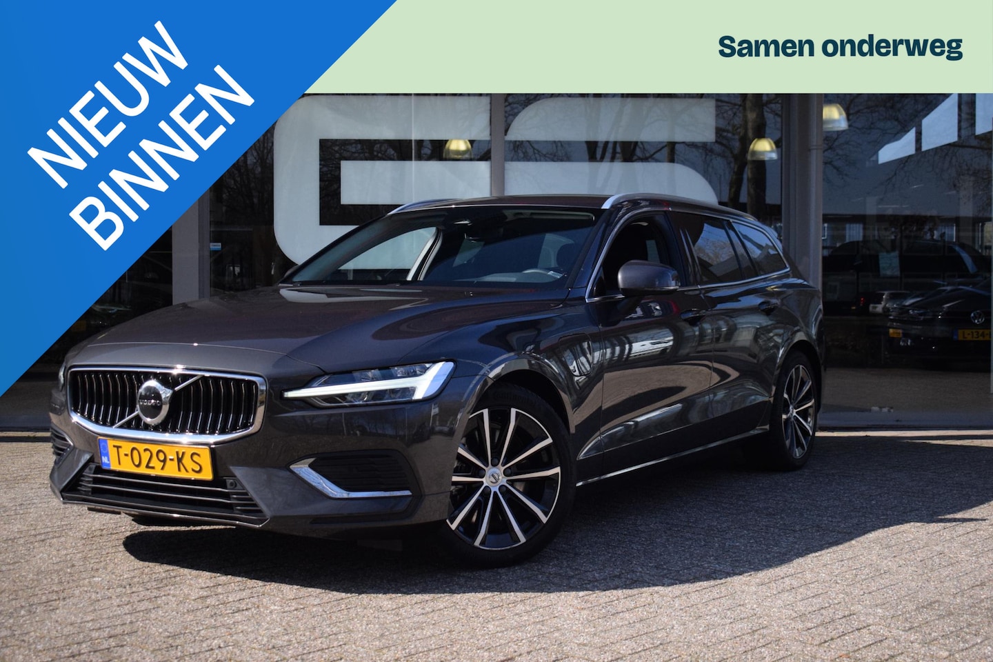 Volvo V60 - 2.0 T6 PHEV AWD Core Bright |ACC|CAM|STOEL+STUURVW - AutoWereld.nl