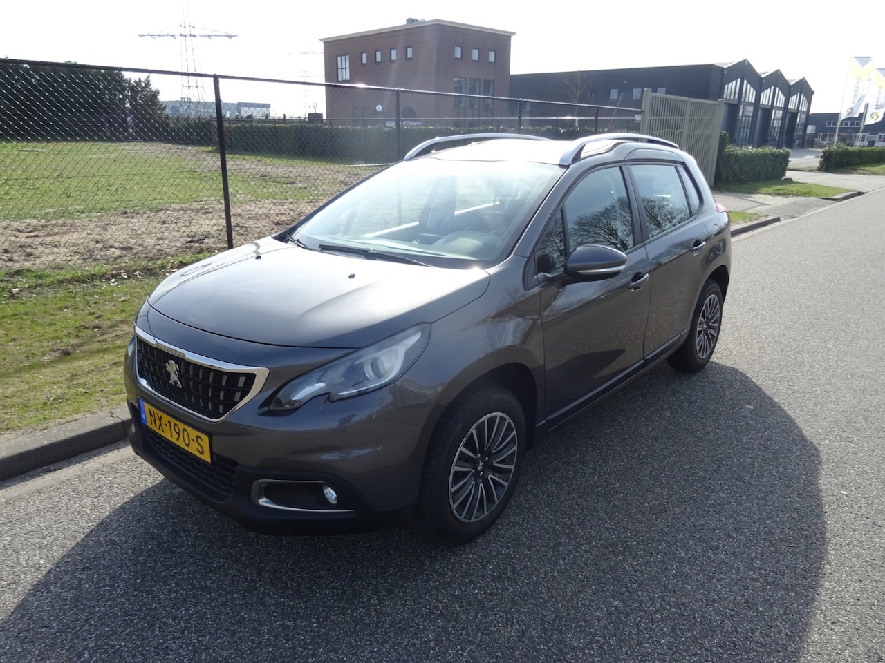 Peugeot 2008 - 1.2 PureTech Blue Lion 1.2 PureTech Blue Lion - AutoWereld.nl