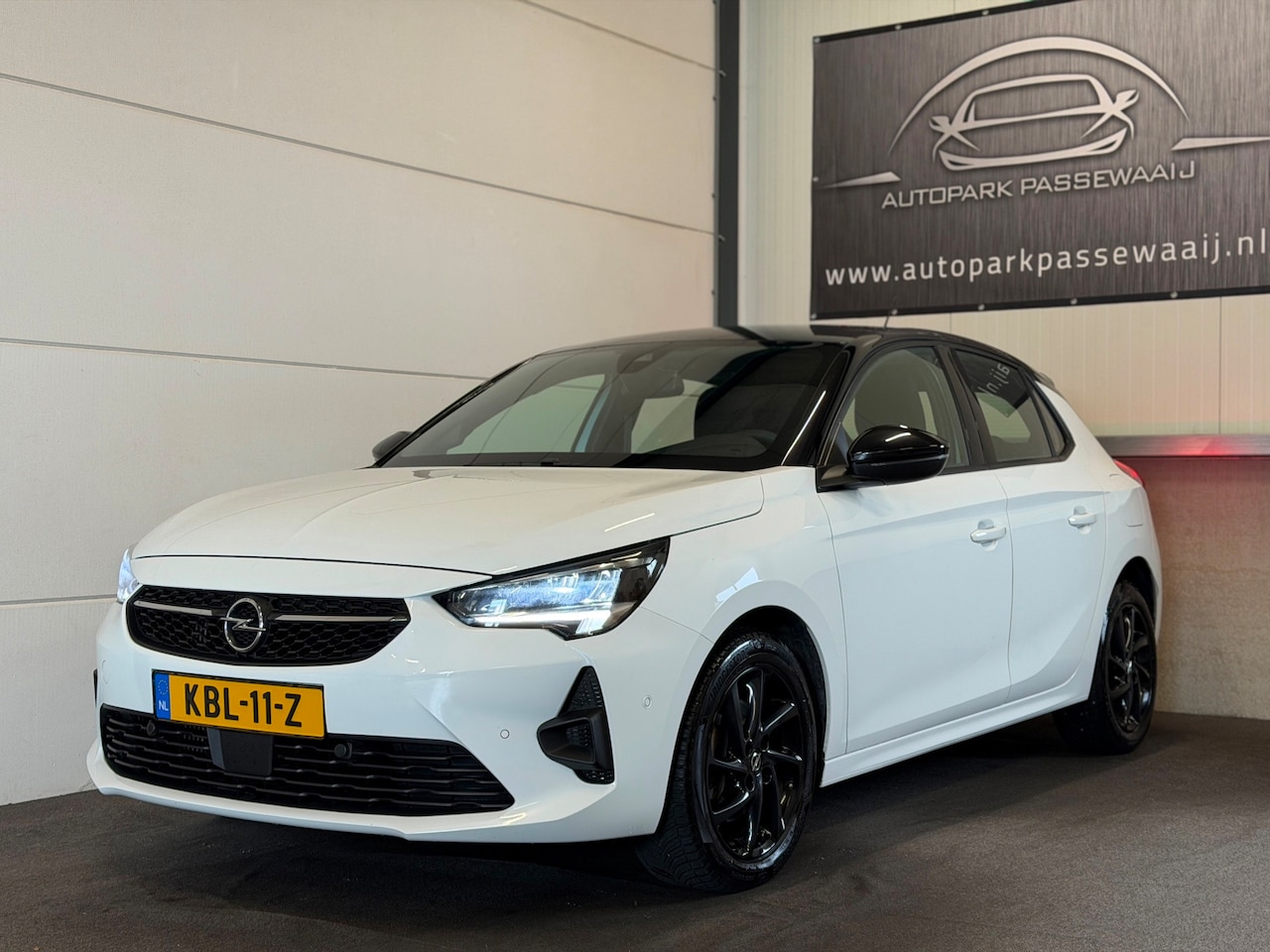 Opel Corsa - 1.2 GS Line Apple Carplay, Virtual Cockpit, LED, 360° Camera, Parkeersensoren, Lane-Assist - AutoWereld.nl