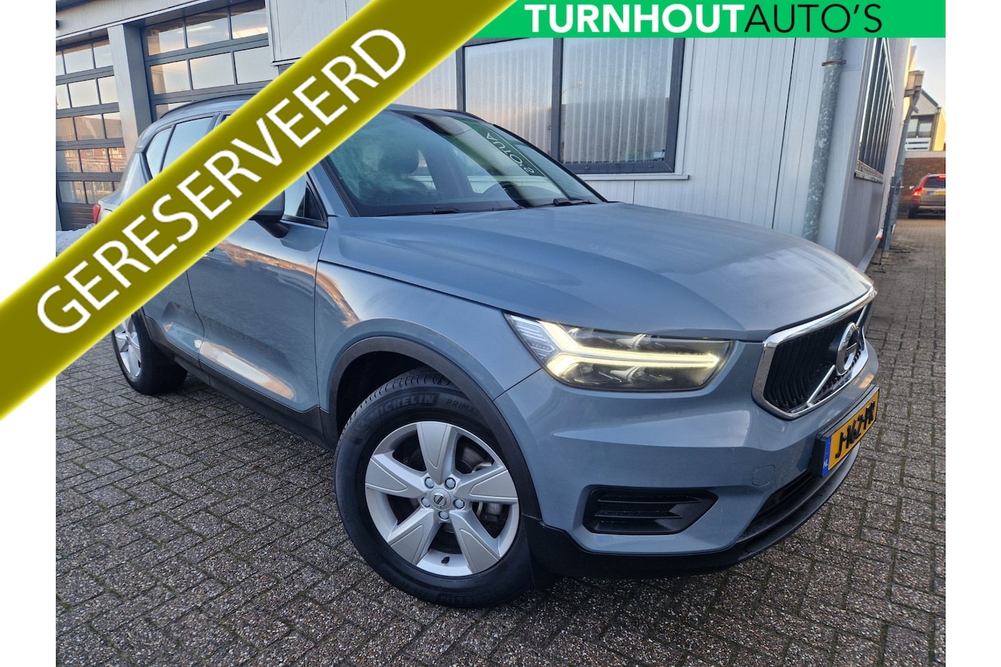 Volvo XC40 - 1.5 T2 Momentum Automaat | Elektr. trekhaak - AutoWereld.nl