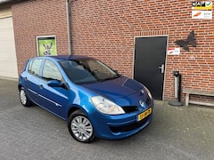 Renault Clio - 1.2-16V Authentique 5 Deurs NW staat UNIEK lage km stand