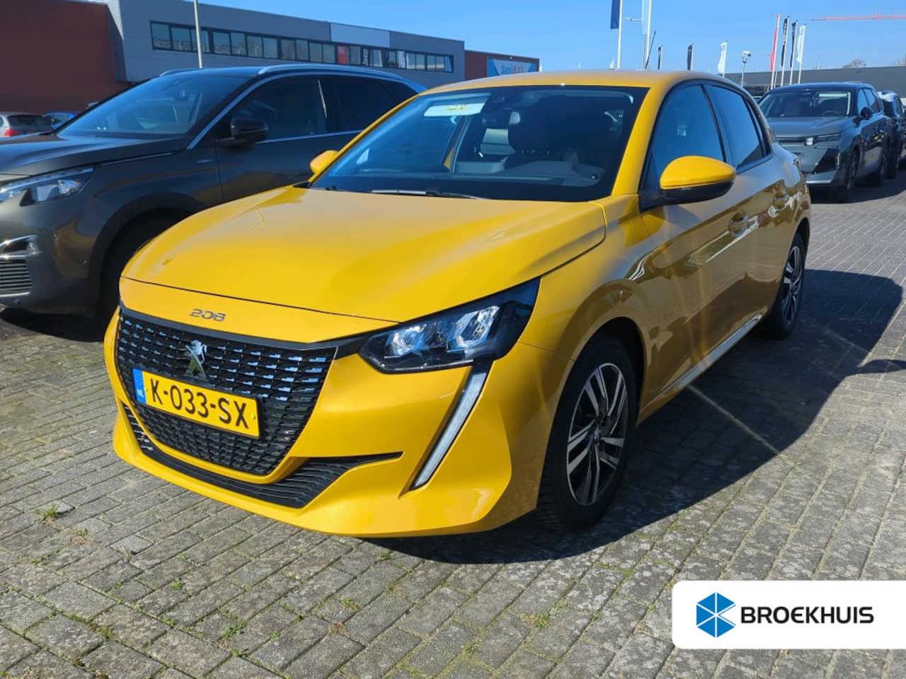 Peugeot 208 - 1.2 PureTech Allure Pack | Navi by app | Camera | 3D Instrumentenpaneel | All season | 1e - AutoWereld.nl