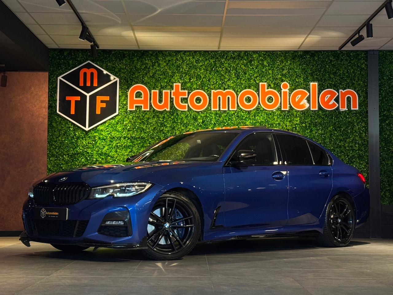 BMW 3-serie - 320i M SPORT|H/K|HUD|PANO|LEDER|CAMERA|PROPVOL - AutoWereld.nl