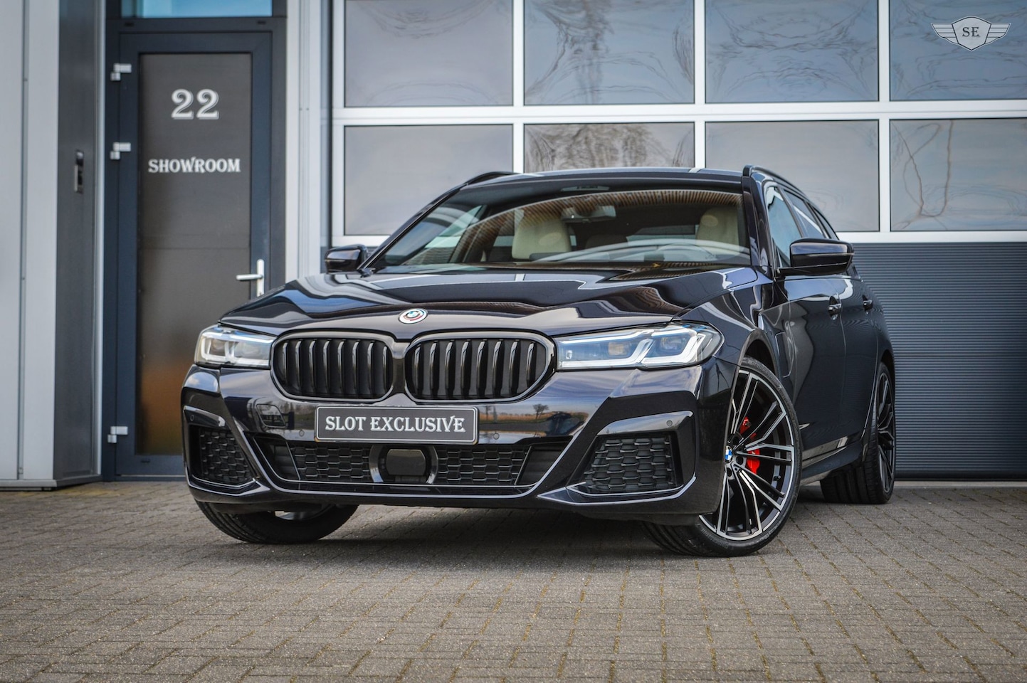 BMW 5-serie Touring - 530e|M-PAKKET|LASER|TREKHAAK|ACC|MEMORY - AutoWereld.nl