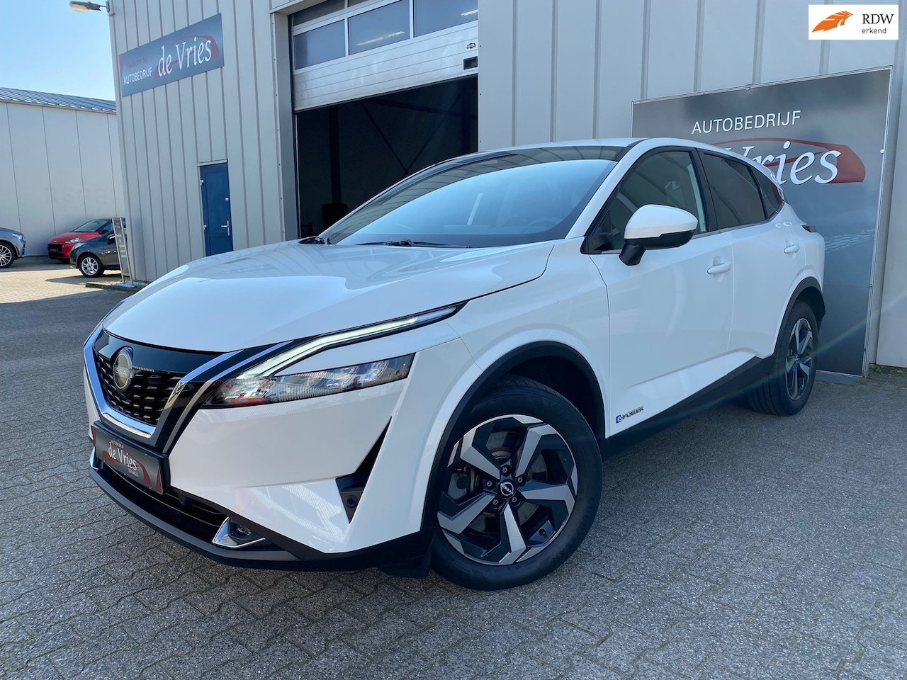 Nissan Qashqai - 1.5 e-Power Business Executive / Navi / Stoel en stuurverw. / 360 Camera / Keyles - AutoWereld.nl