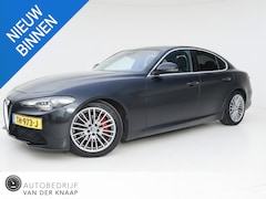 Alfa Romeo Giulia - 2.0T Super | 310pk | 1e eigenaar | Clima | Cruise | Multimedia/Navi | Leder | Stoel/-Stuur