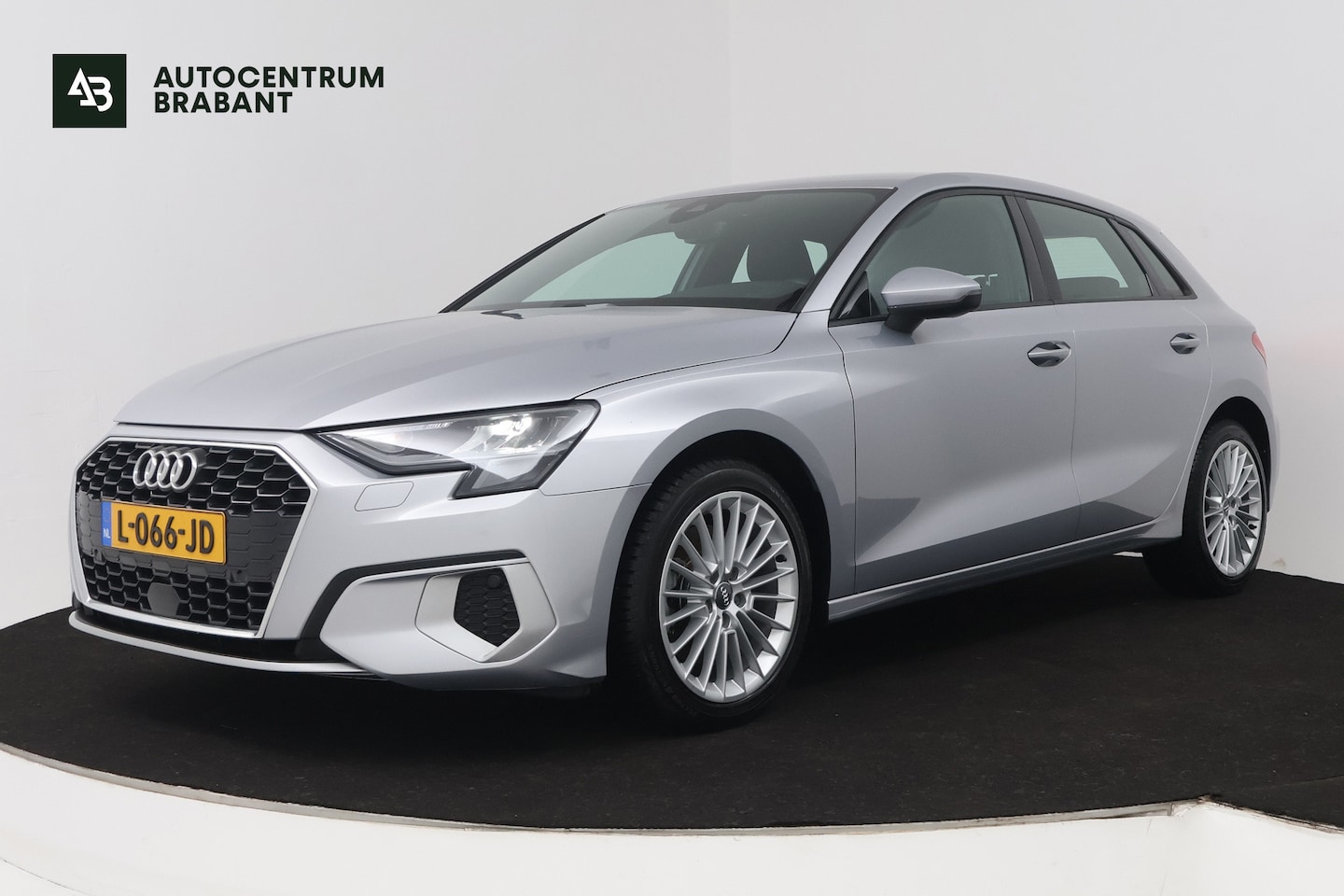 Audi A3 Sportback - 35 TFSI S edition (STOELVERWARMING, ELEKTR STOELEN, NAVIGATIE, DIGITALE COCKPIT, LANE-ASSI - AutoWereld.nl