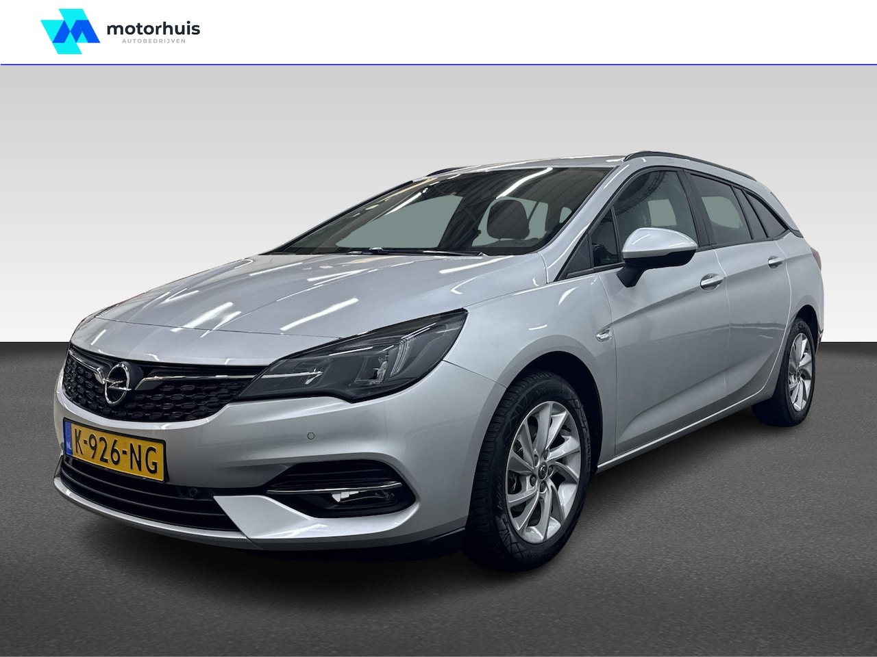 Opel Astra Sports Tourer - 1.2 Business Executive | Achteruitrijcamera - AutoWereld.nl