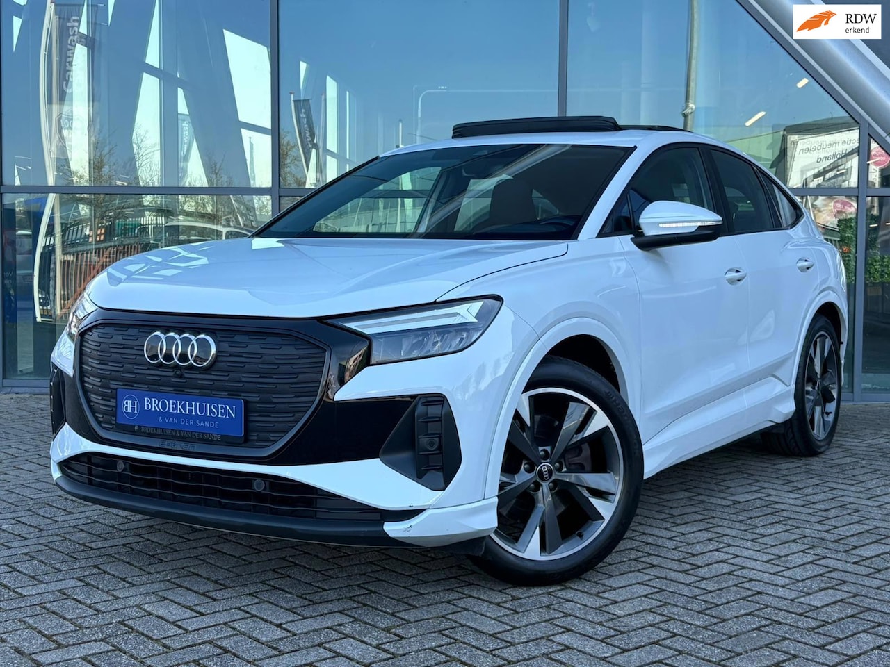 Audi Q4 Sportback e-tron - 40 Edition 77 kWh SOH 96% Panoramadak / Trekhaak / Stoelverwarming - AutoWereld.nl