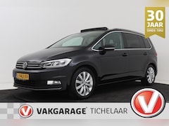 Volkswagen Touran - 1.4 TSI Highline Business 7p | Trekhaak | Panoramadak | Camera | Navigatie | Stoelverwarmi