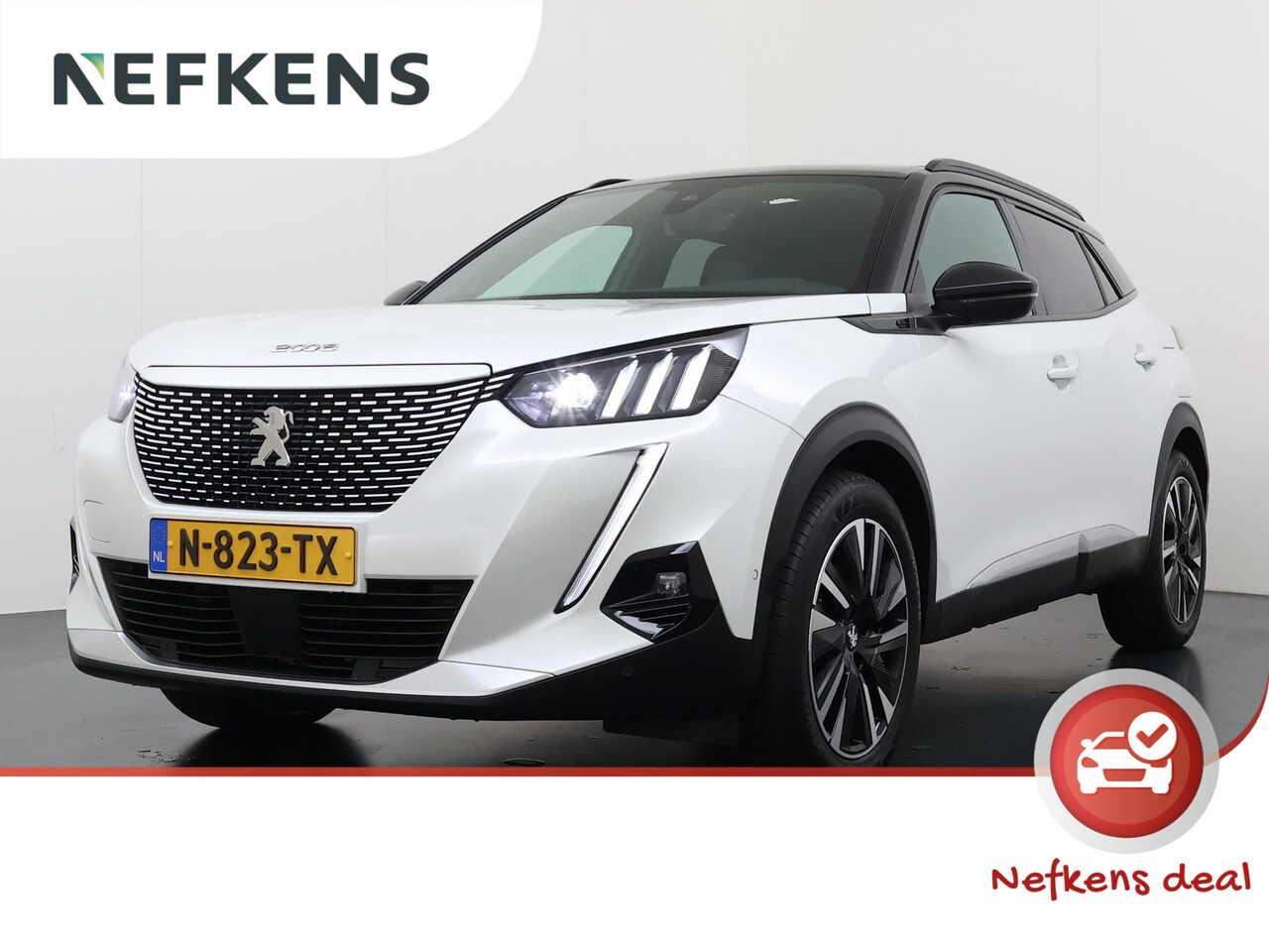 Peugeot e-2008 - EV GT Pack 50 kWh | 3-Fase | Navigatie | Panoramisch schuifdak | 18 inch lichtmetalen velg - AutoWereld.nl