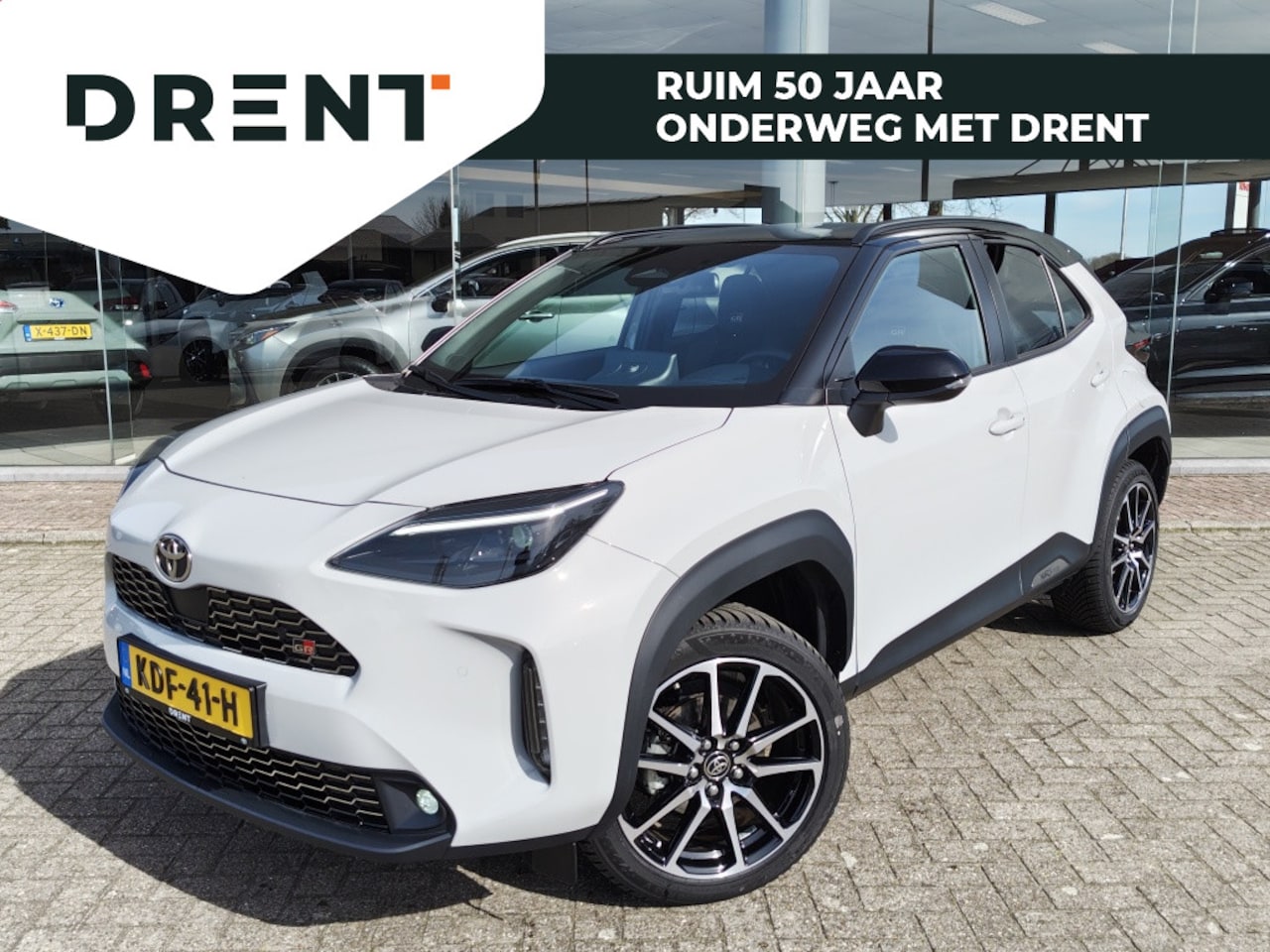 Toyota Yaris Cross - 1.5 Hybrid 130 GR SPORT | Sensoren v/a | El. Achterklep | Androi - AutoWereld.nl