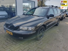 Volvo V70 - 2.4 Comfort Line BJ 2001 LEES TEKST