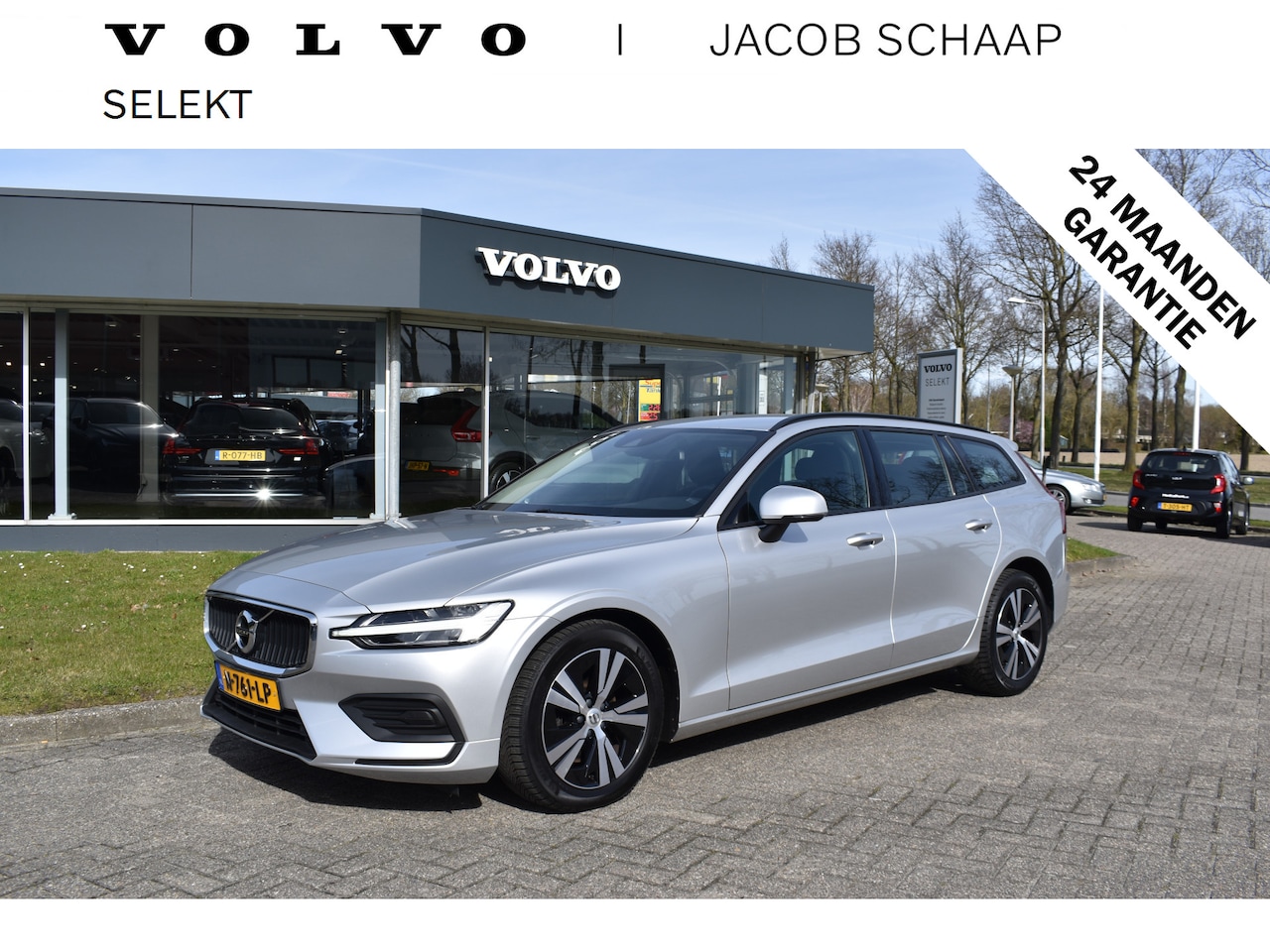 Volvo V60 - B3 177PK Automaat Momentum Advantage | ACC | PDC | 17"LMV | Apple carplay/Android - AutoWereld.nl