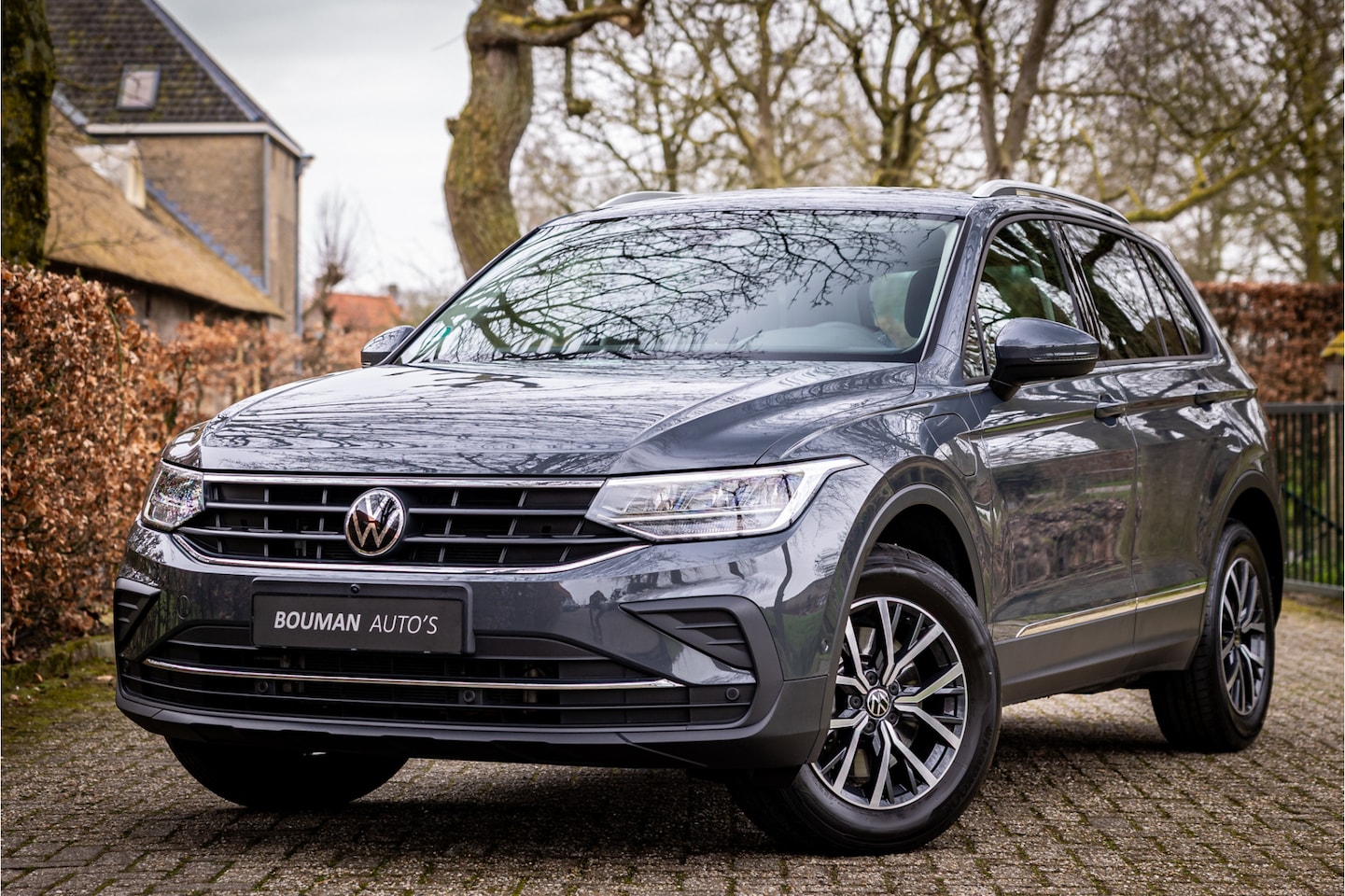 Volkswagen Tiguan - 1.4 TSI eHybrid Life Leder 360 Camera Trekhaak Digi Dash - AutoWereld.nl