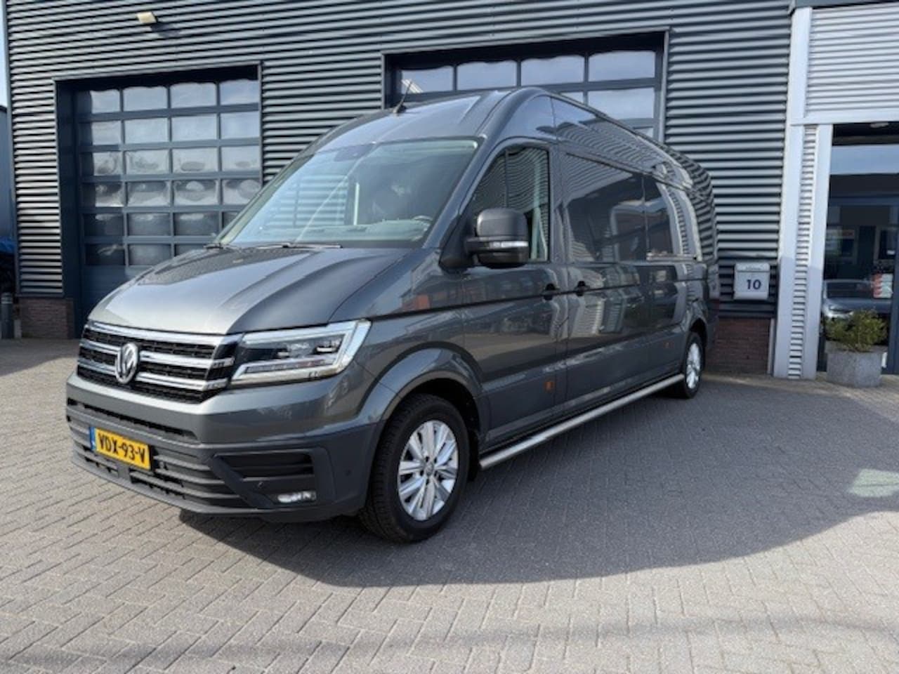 Volkswagen Crafter - 35 2.0 TDI L4H3 Automaat Carplay Trekhaak 2 Schuifdeuren Veel Opties ! - AutoWereld.nl