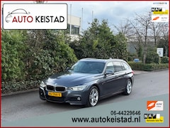 BMW 3-serie Touring - 318i M-PAKKET AUTOMAAT LED/ALCANTARA/NAVIGATIE NIEUWSTAAT