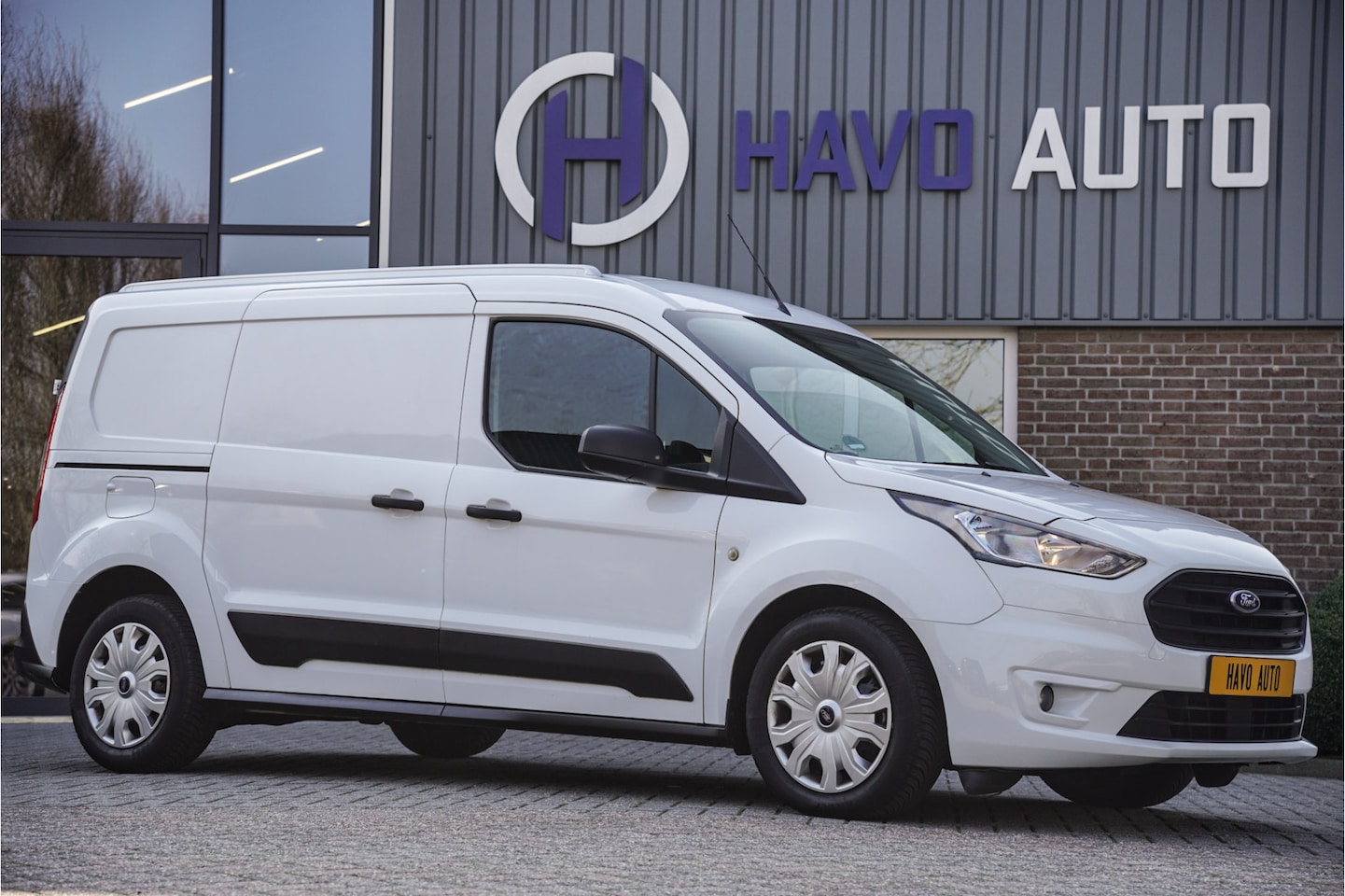 Ford Transit Connect - 1.0 Benzine L2, AIRCO, TREKHAAK, INCL. BTW - AutoWereld.nl