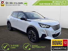Peugeot e-2008 - EV GT 50 kWh | All-in prijs incl. 12 mnd BOVAG garantie | Slechts 20km | Panoramadak | 3-f