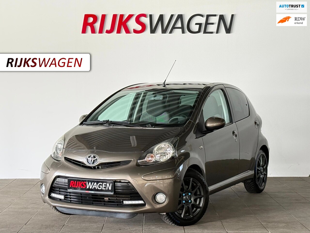 Toyota Aygo - 1.0 VVT-i Aspiration LED/Airco/Velgen/Elektrische ramen - AutoWereld.nl