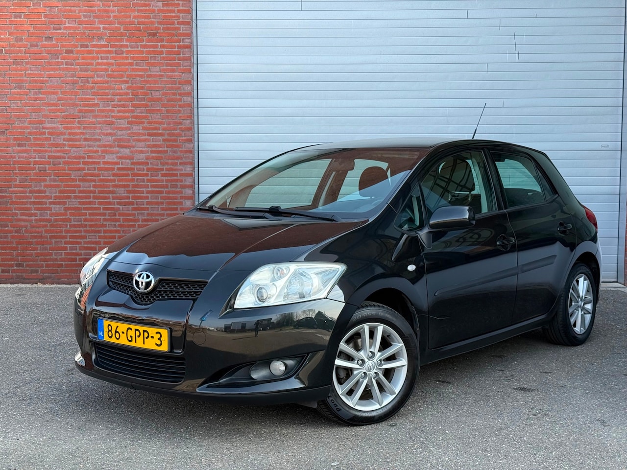 Toyota Auris - 1.6-16V Dynamic| AIRCO| NAP| NEW APK| TREKHAAK - AutoWereld.nl