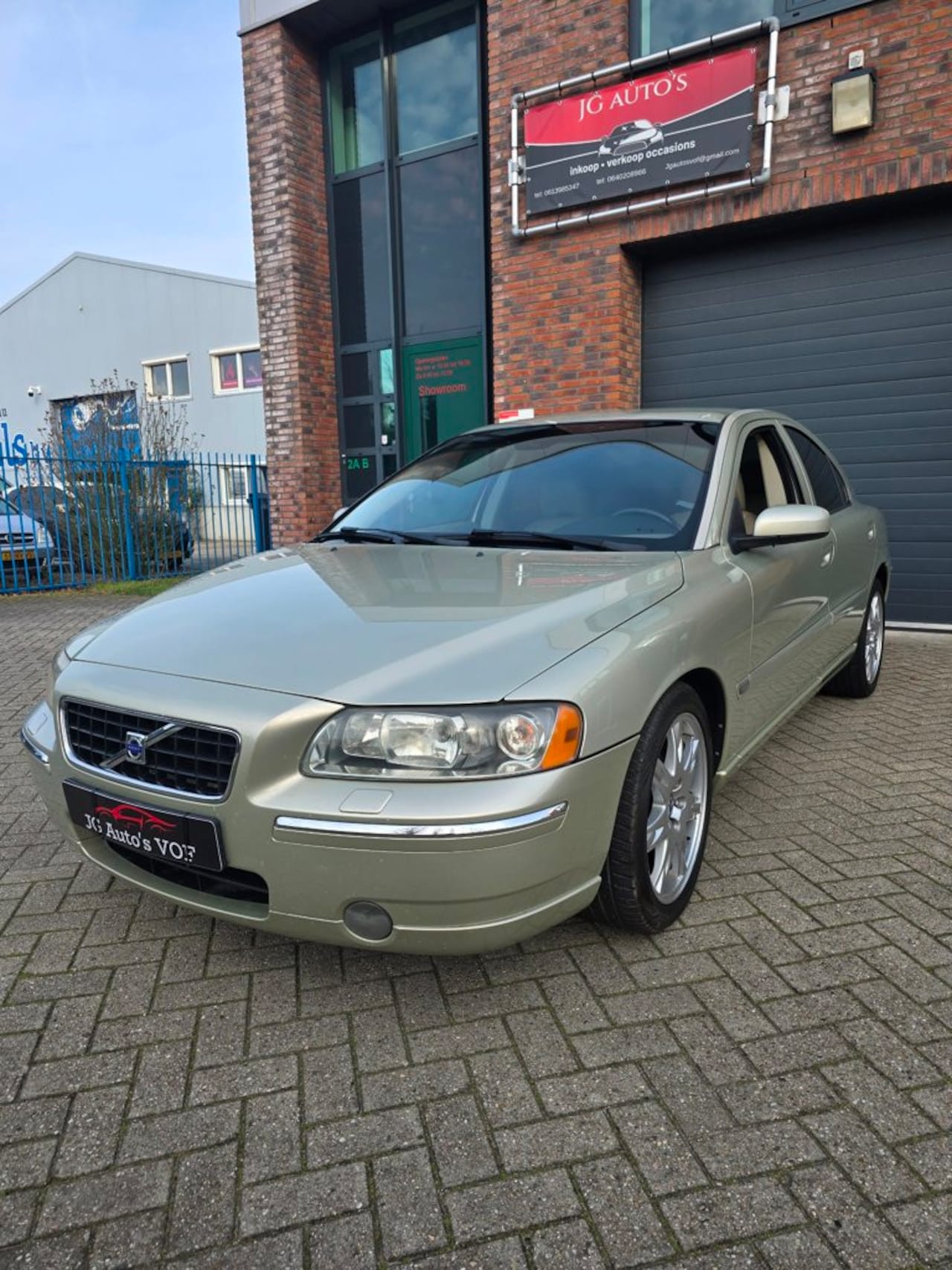 Volvo S60 - 2.4 Summum in uniek nette staat. - AutoWereld.nl