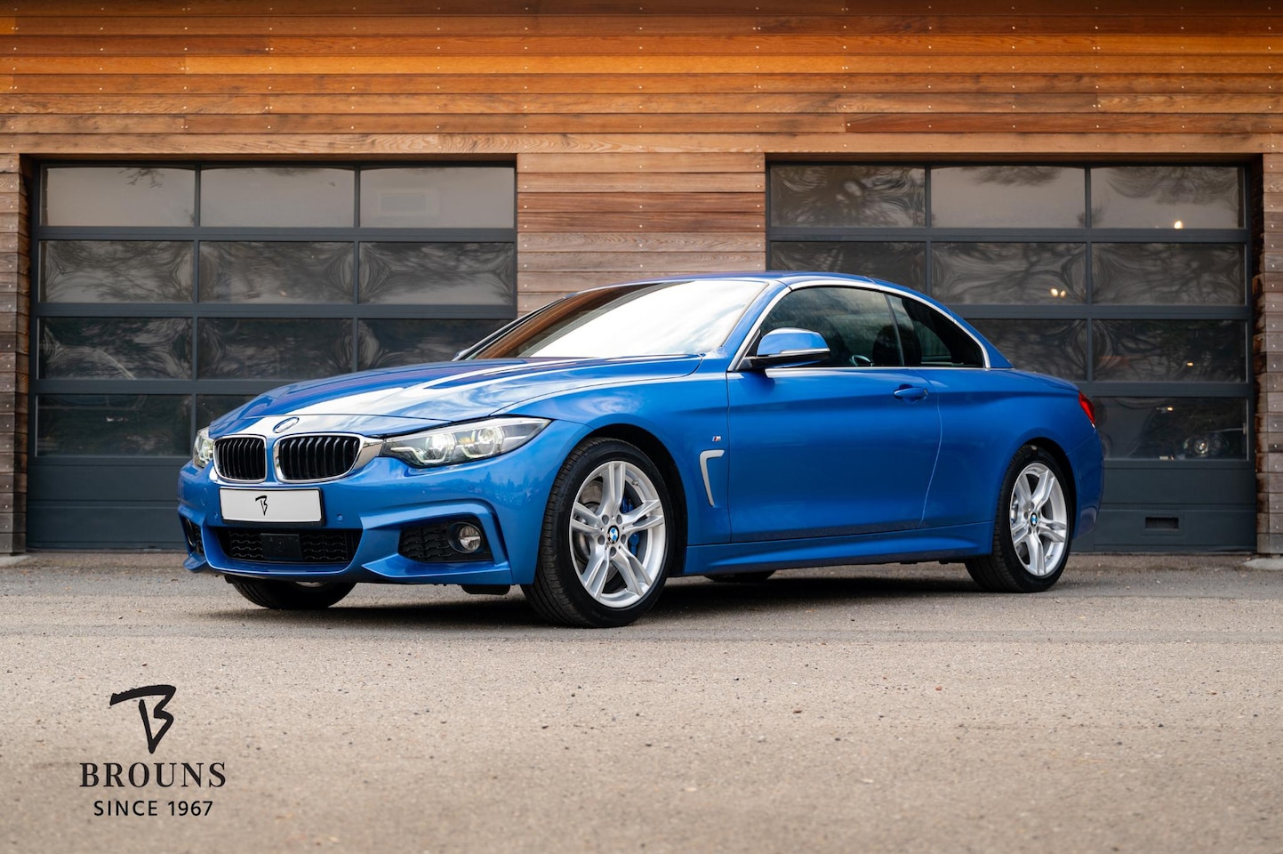 BMW 4-serie Cabrio - 440i Cabriolet LCi 'M Sport' 326pk | Imperiaalblauw | ACC | Camera | M 'Power & Sound' - AutoWereld.nl