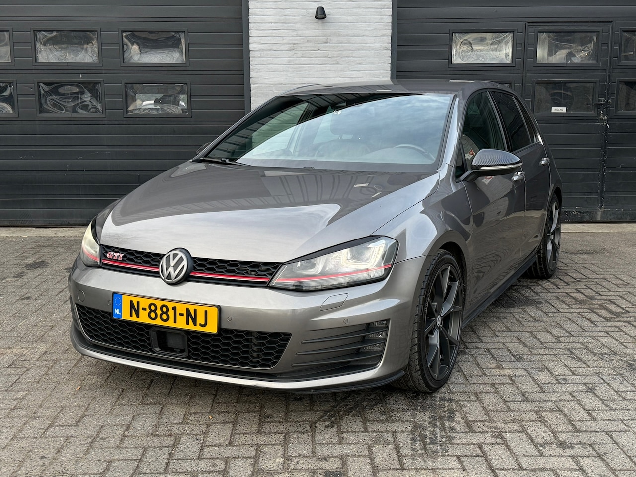 Volkswagen Golf - 2.0 TSI GTI 2.0 TSI GTI, Acc, Stoelverwarming,Leder - AutoWereld.nl