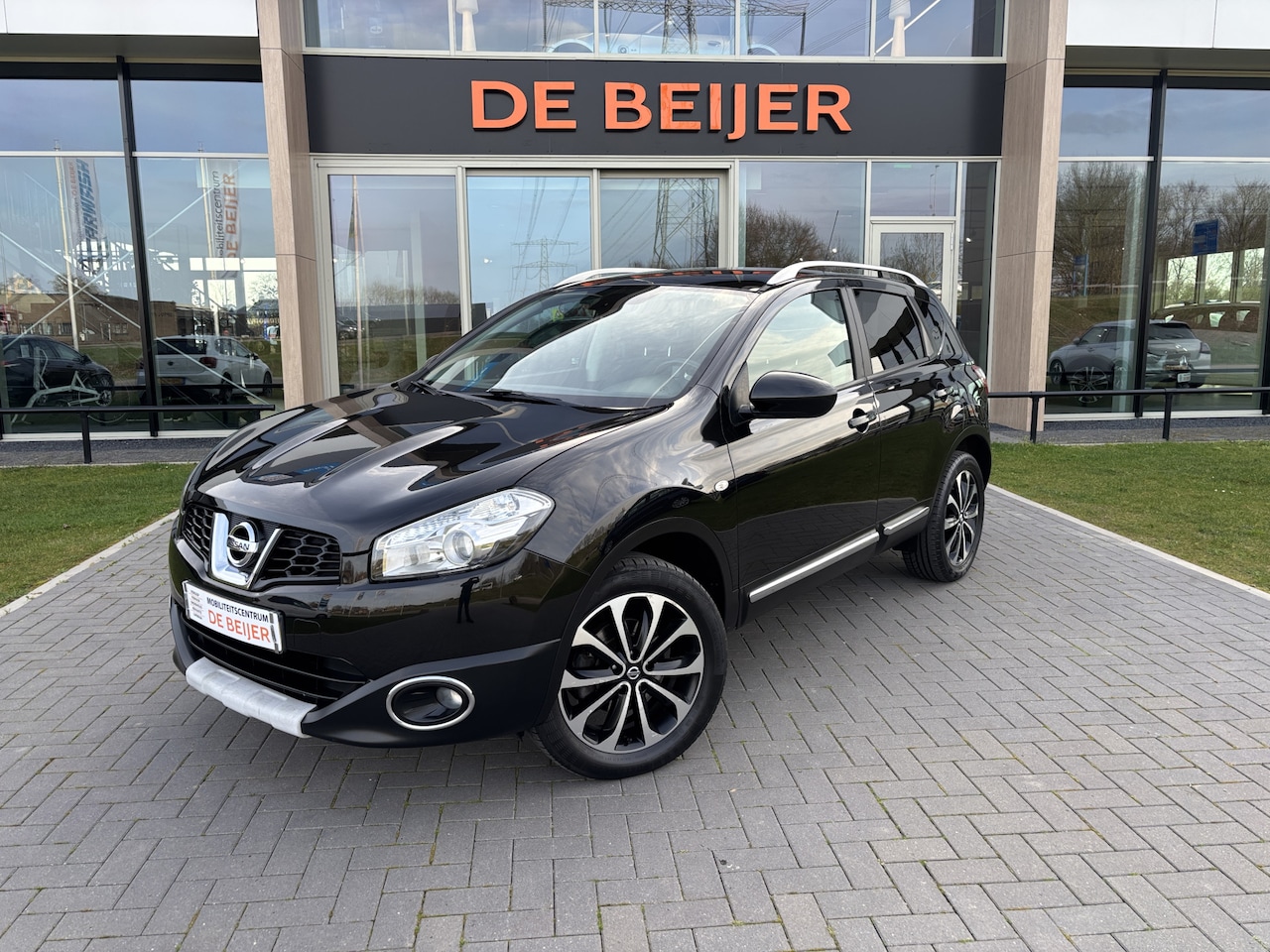 Nissan Qashqai - 1.6 Connect Edition Trekhaak I Pano dak I Navi - AutoWereld.nl