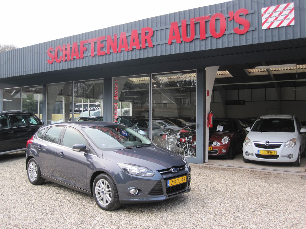 Ford Focus - 1.0 EcoBoost Titanium zeer nette auto met nieuwe apk met trekhaak - AutoWereld.nl
