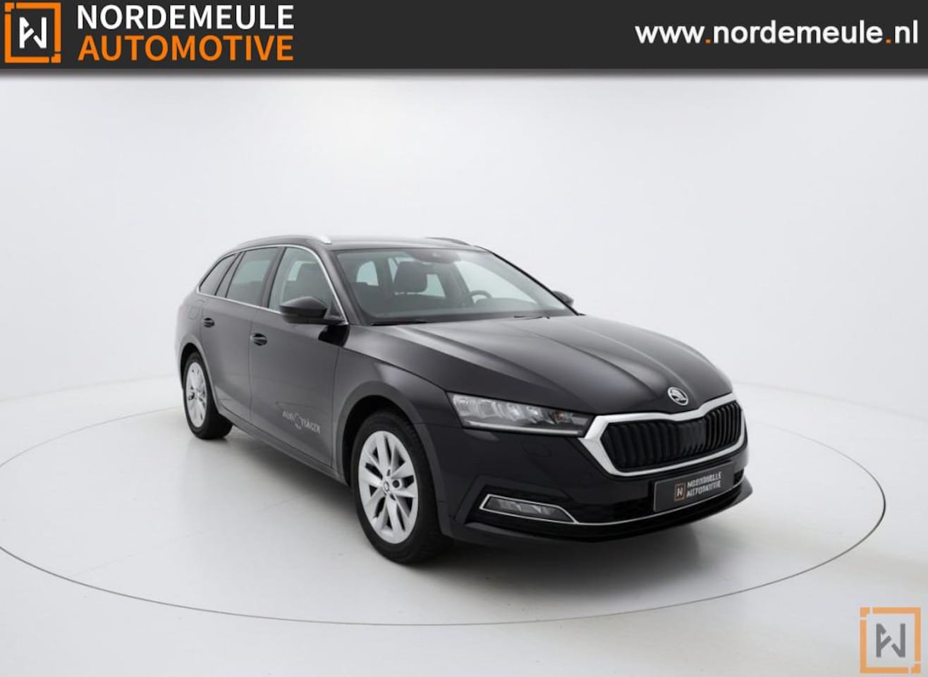 Skoda Octavia - 2.0TDI TREKHAAK, CRUISE, NAVI - AutoWereld.nl
