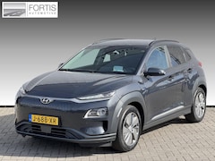 Hyundai Kona Electric - EV Premium 64 kWh NL-AUTO | LEDER| STOELVERWARMING | NAVI | CAMERA| SOH 100%