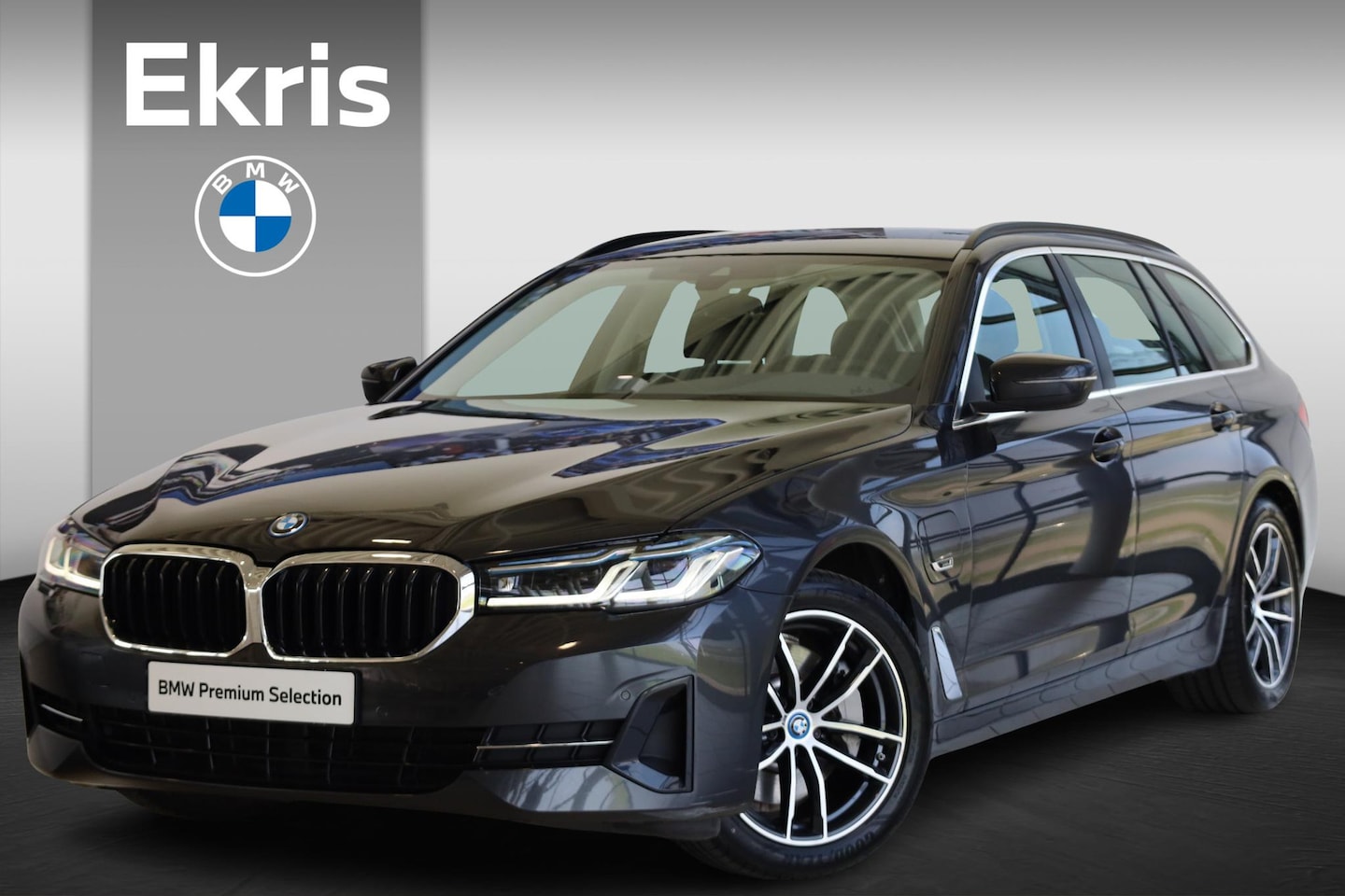 BMW 5-serie Touring - 520e Business Edition Plus | Stoelverwarming | Trekhaak | Electrische stoelen | Apple Carp - AutoWereld.nl