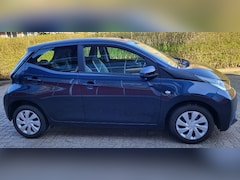 Toyota Aygo - 1.0 VVT-i x-play/Automaat/Camera/Navi/Airco