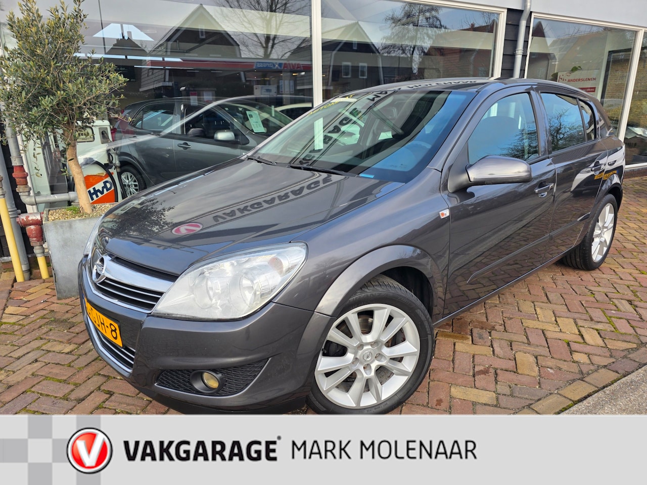 Opel Astra - 1.8 Temptation 1.8 Temptation,VOLAUTOMAAT,nette auto - AutoWereld.nl