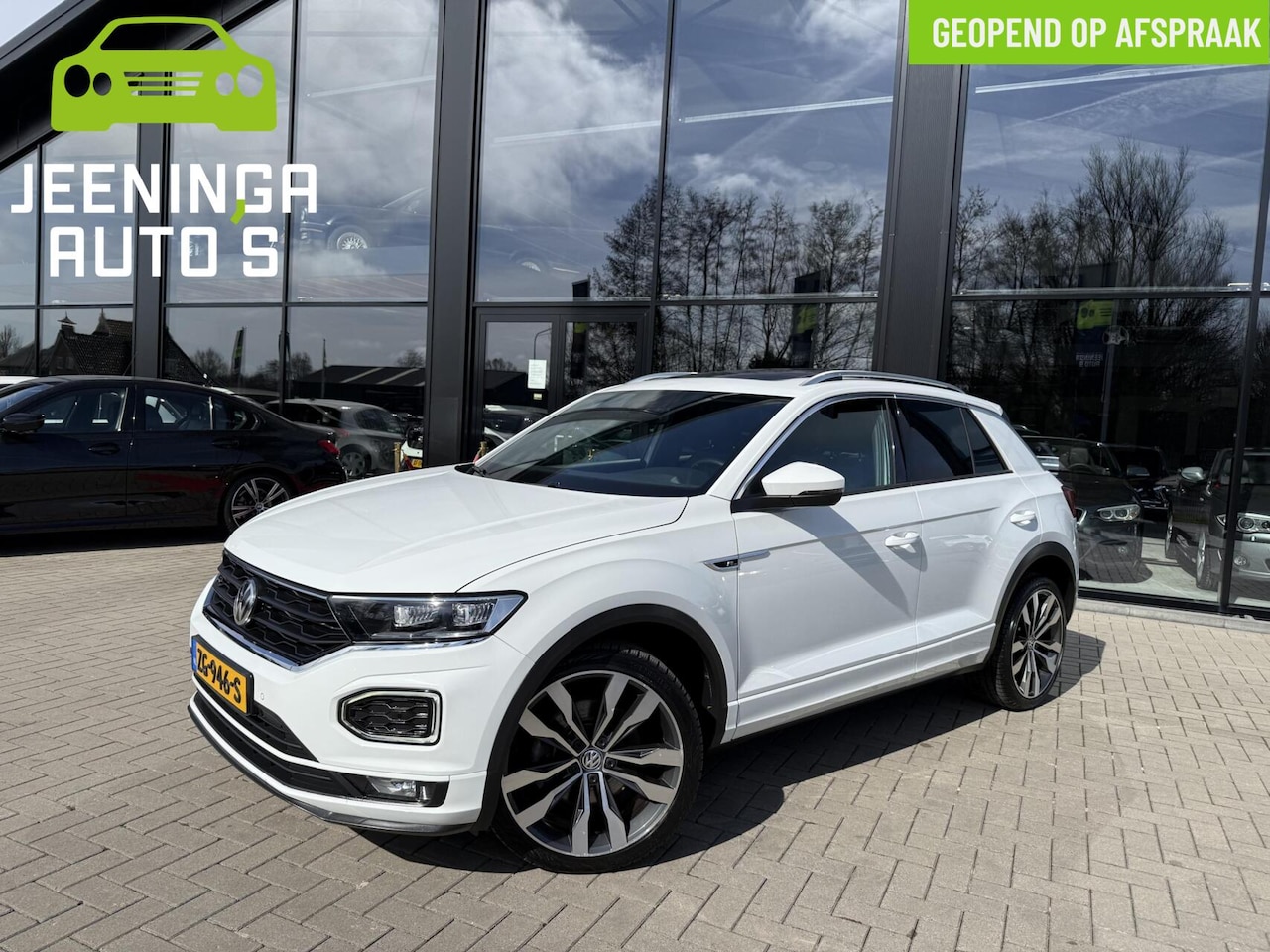 Volkswagen T-Roc - 1.5 TSI Sport Business R|Camera|Stoelverwarming|Pano|ACC - AutoWereld.nl
