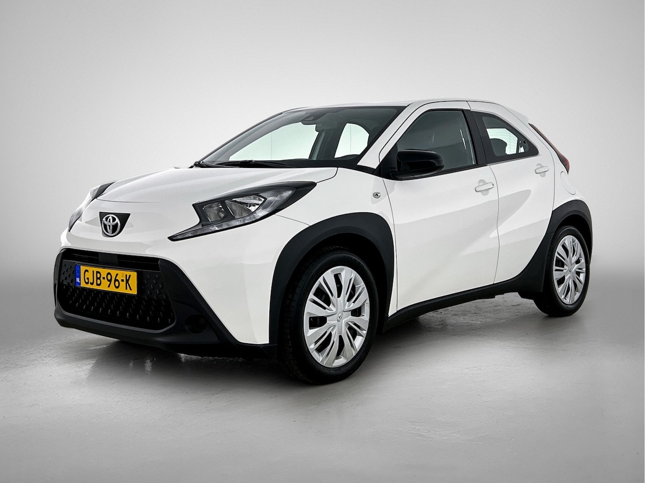 Toyota Aygo X - 1.0 VVT-i MT play 1.0 VVT-i MT Play - AutoWereld.nl