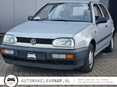 Volkswagen Golf - 1.8 CL Org. NL / Slechts 82.071 Kilometer / Boekjes / Youngtimer /