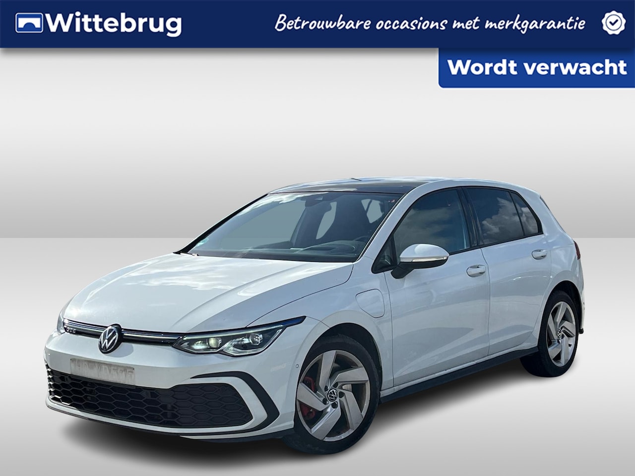 Volkswagen Golf - 1.4 DSG eHybrid 245PK GTE / Panoramadak / LED Matrix / Trekhaak / Standkachel / 17'' LMV - AutoWereld.nl