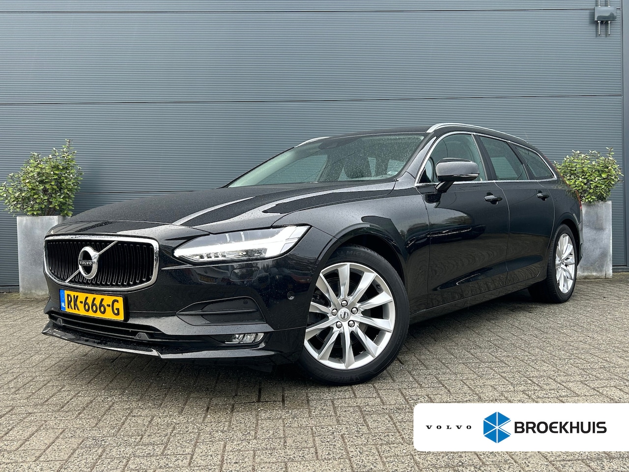 Volvo V90 - 2.0 D4 Momentum | Memory | Camera | BLIS | Pilot Assist | Keyless Entry | - AutoWereld.nl