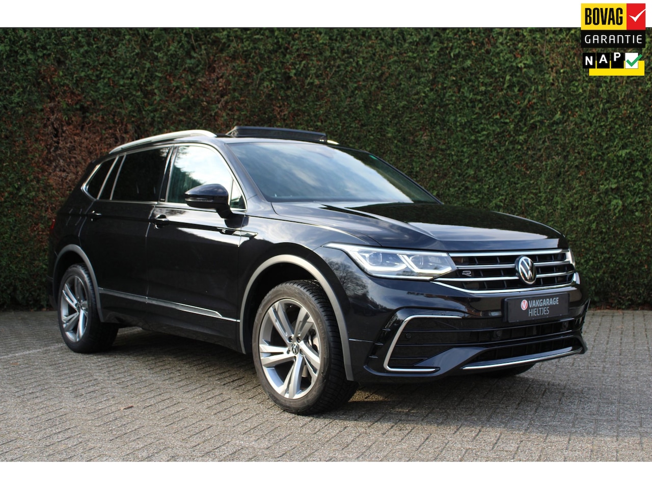 Volkswagen Tiguan Allspace - 1.5 TSI R-Line Business+ 7p. pano/trekhaak - AutoWereld.nl
