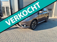 Mitsubishi Outlander - 2.0 PHEV Instyle Navi Trekhaak Camera