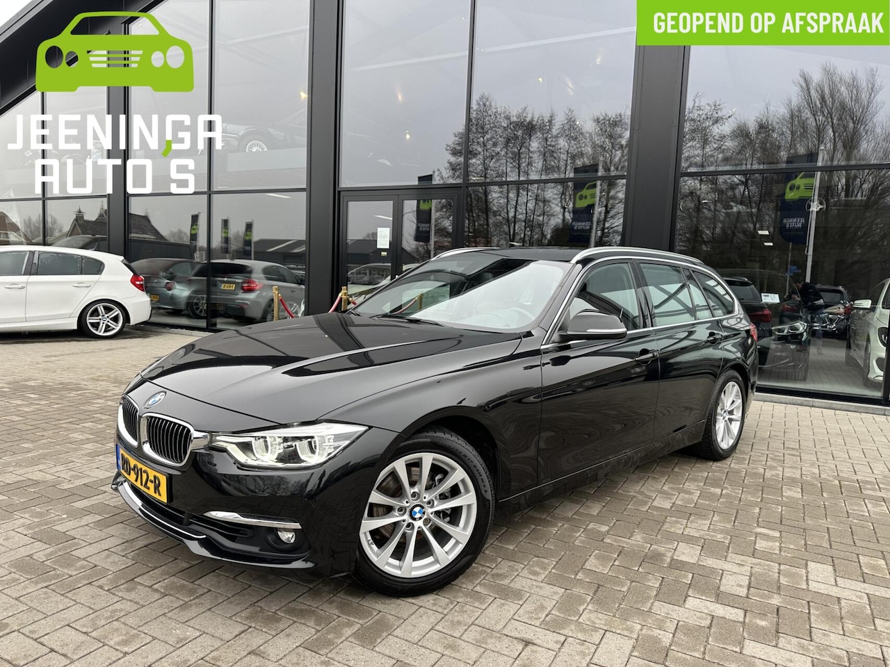 BMW 3-serie Touring - 320i Edition Sport Line Shadow High Executive|Stoelverwarming|Trekhaak - AutoWereld.nl